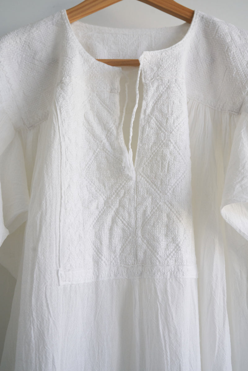 The JM + San Vicente Blouse (White embroidery)